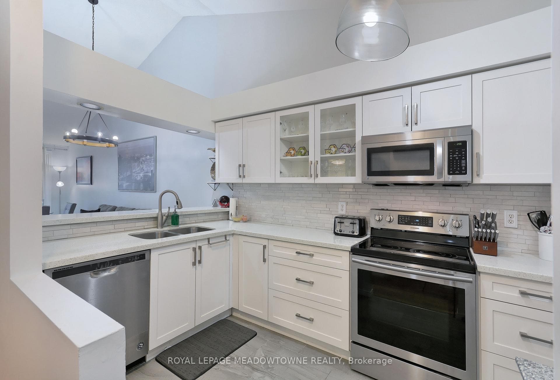 65 Bristol Road Unit 219 photo 9