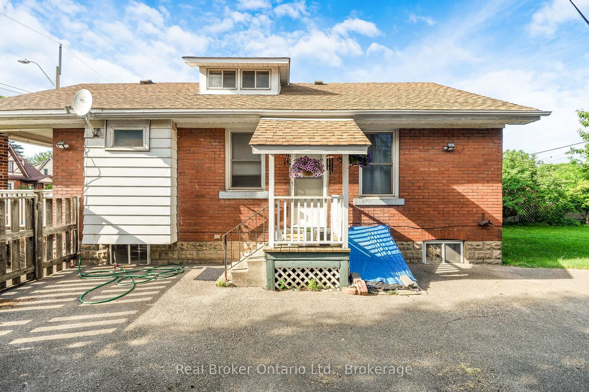 295 Keswick Court photo 17