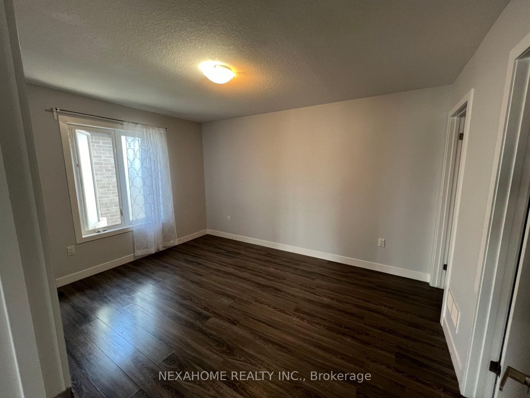 953 Manhattan Way photo 14