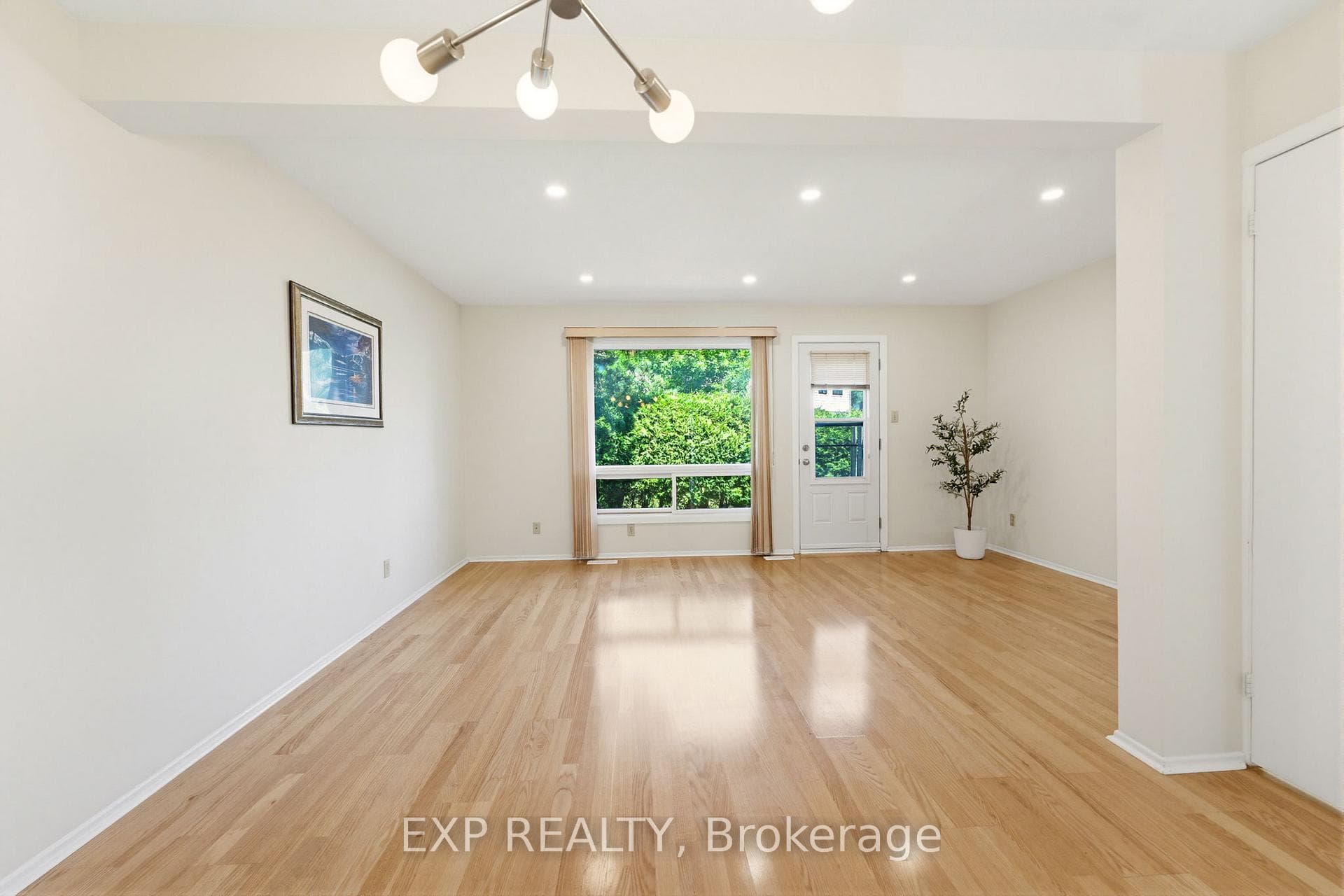 10 Fieldgate Drive Unit A photo 12