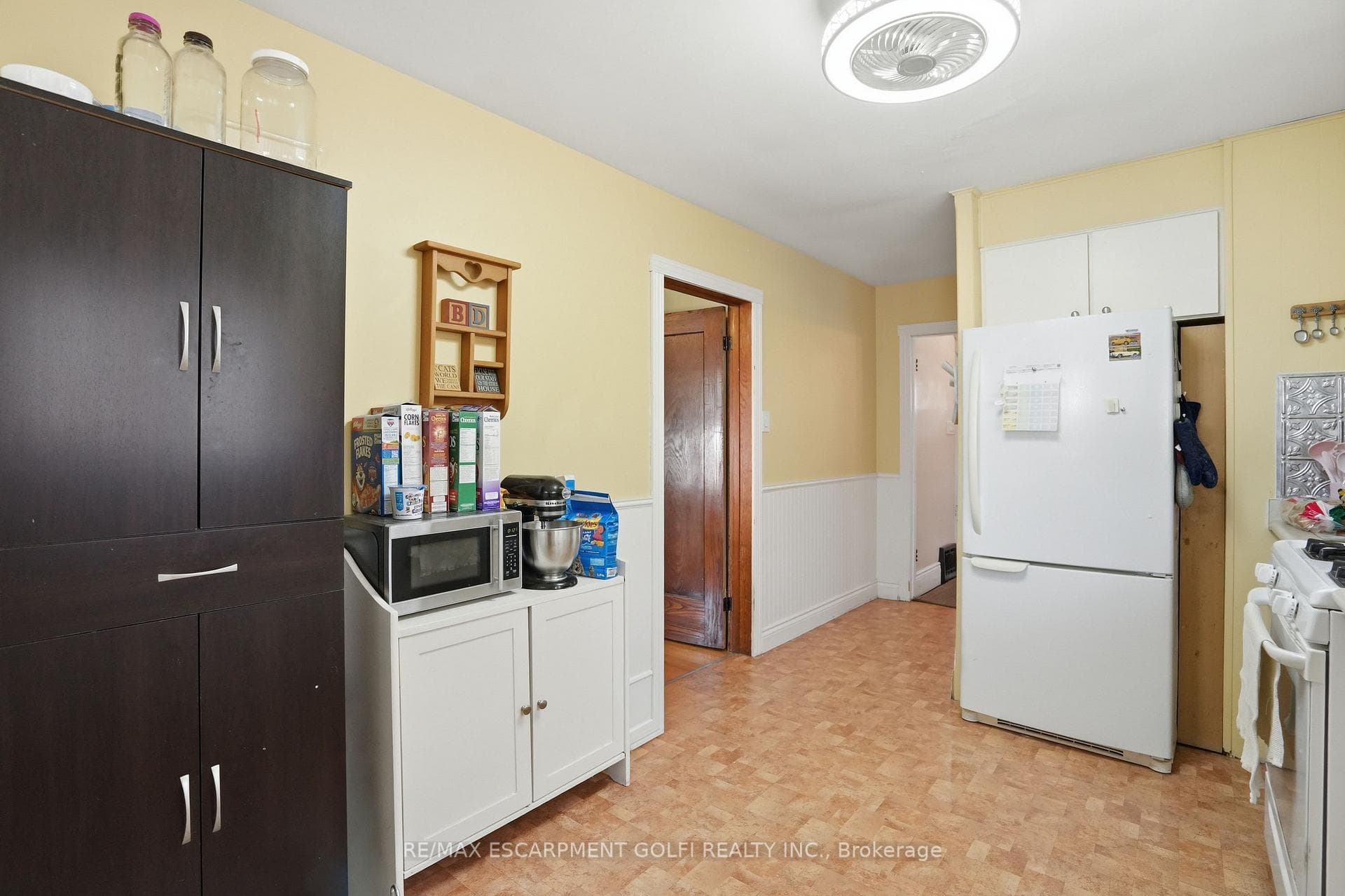 21 WEIR Street photo 17