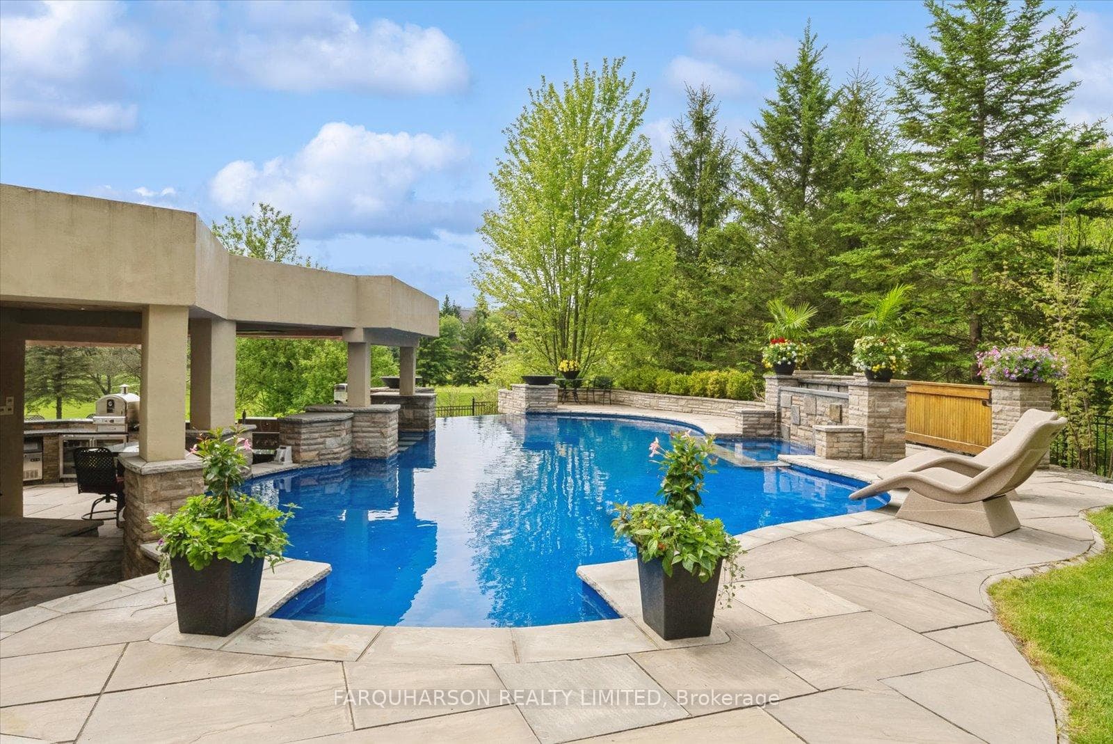 12 Royal Shamrock Court photo 29