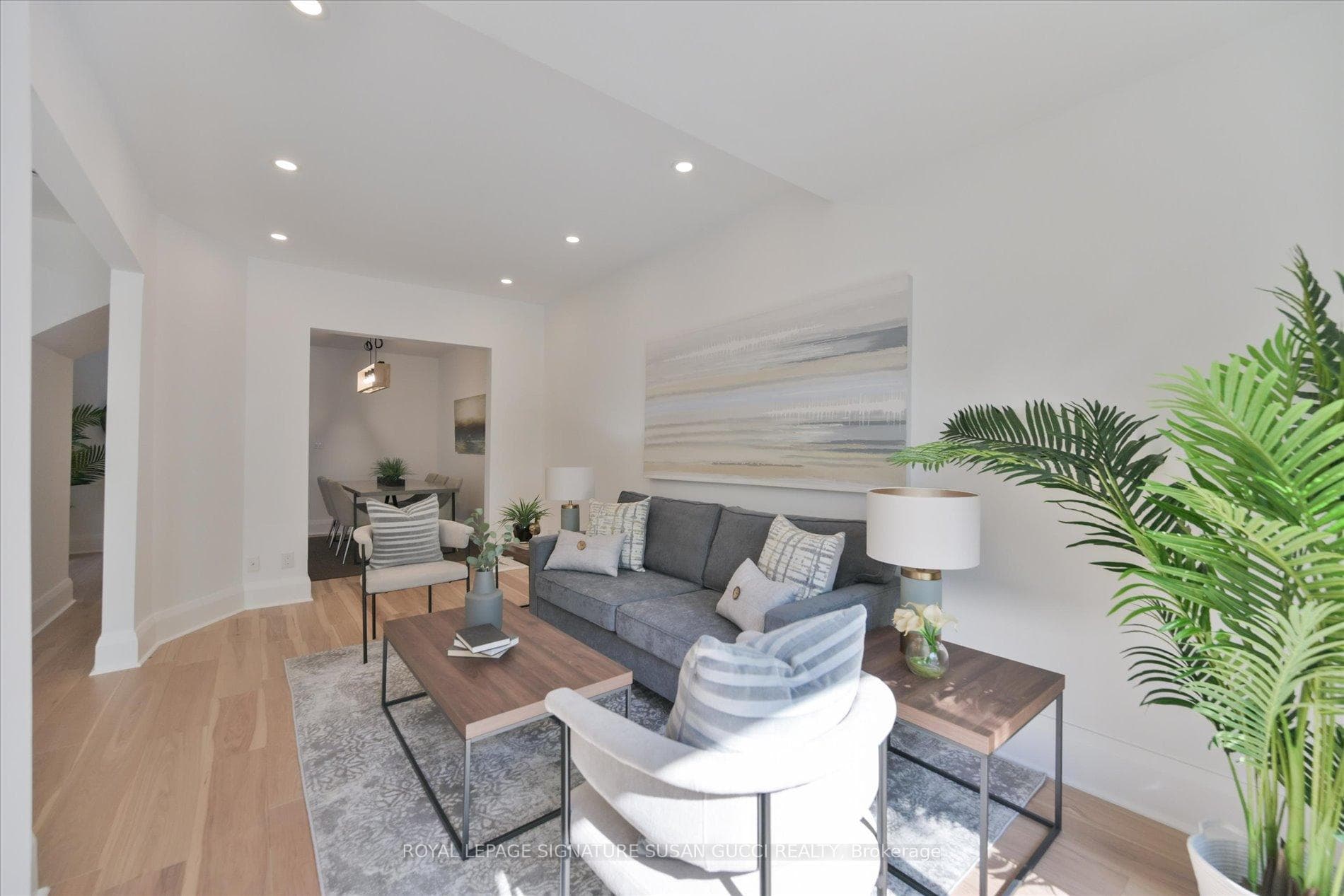 Large LR ideal for family time/entertaining