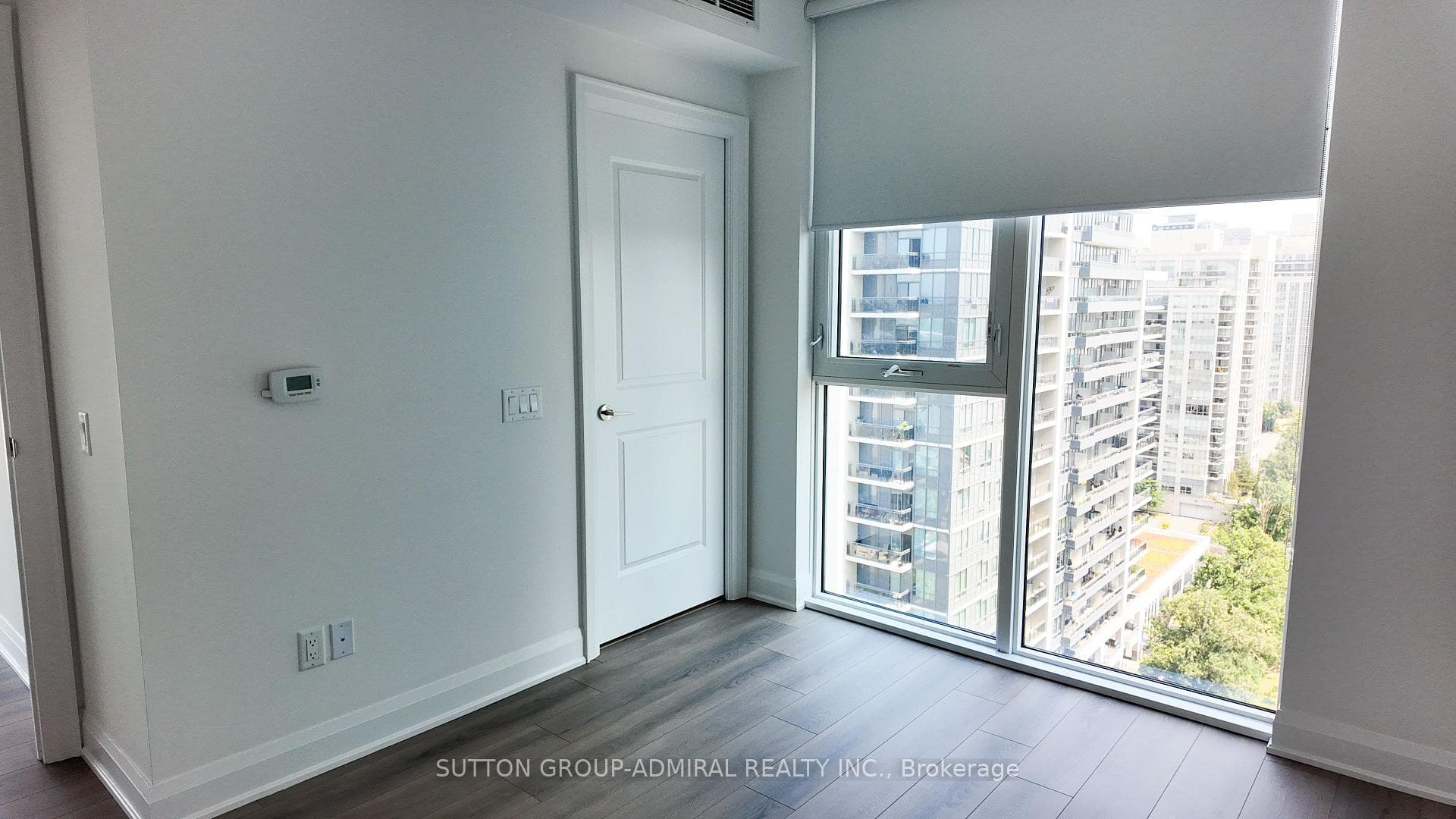 10 Gatineau Drive Unit 1406 photo 10
