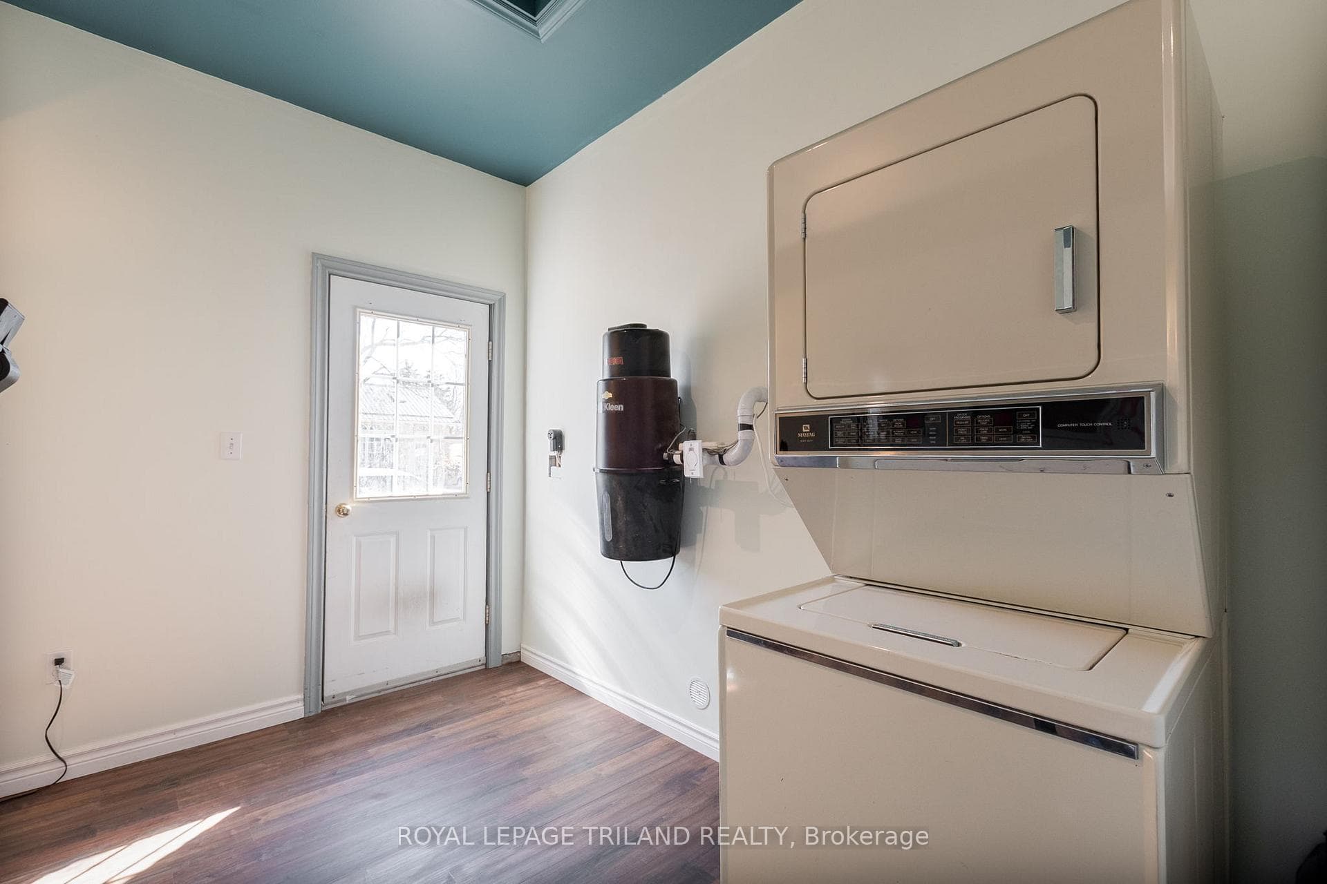294 TALBOT Street photo 7