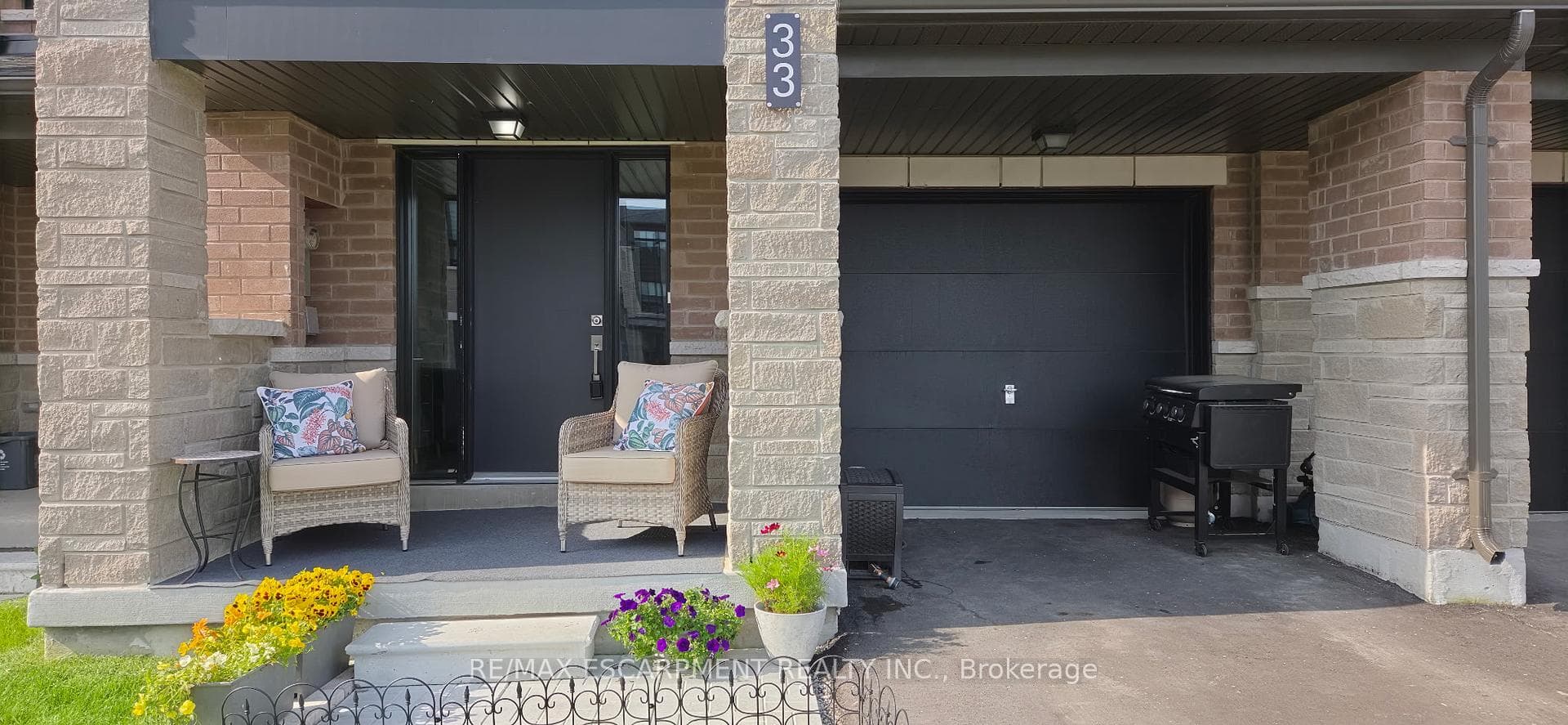 33 Red Maple Lane photo 1