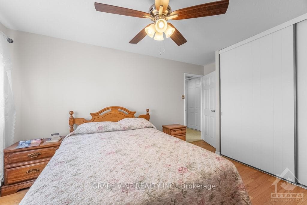 20 CHESTERTON Drive Unit 210 photo 17