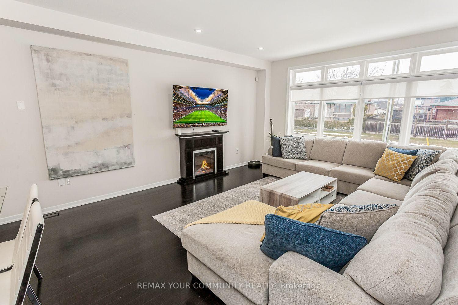 338 Woodale Avenue photo 8