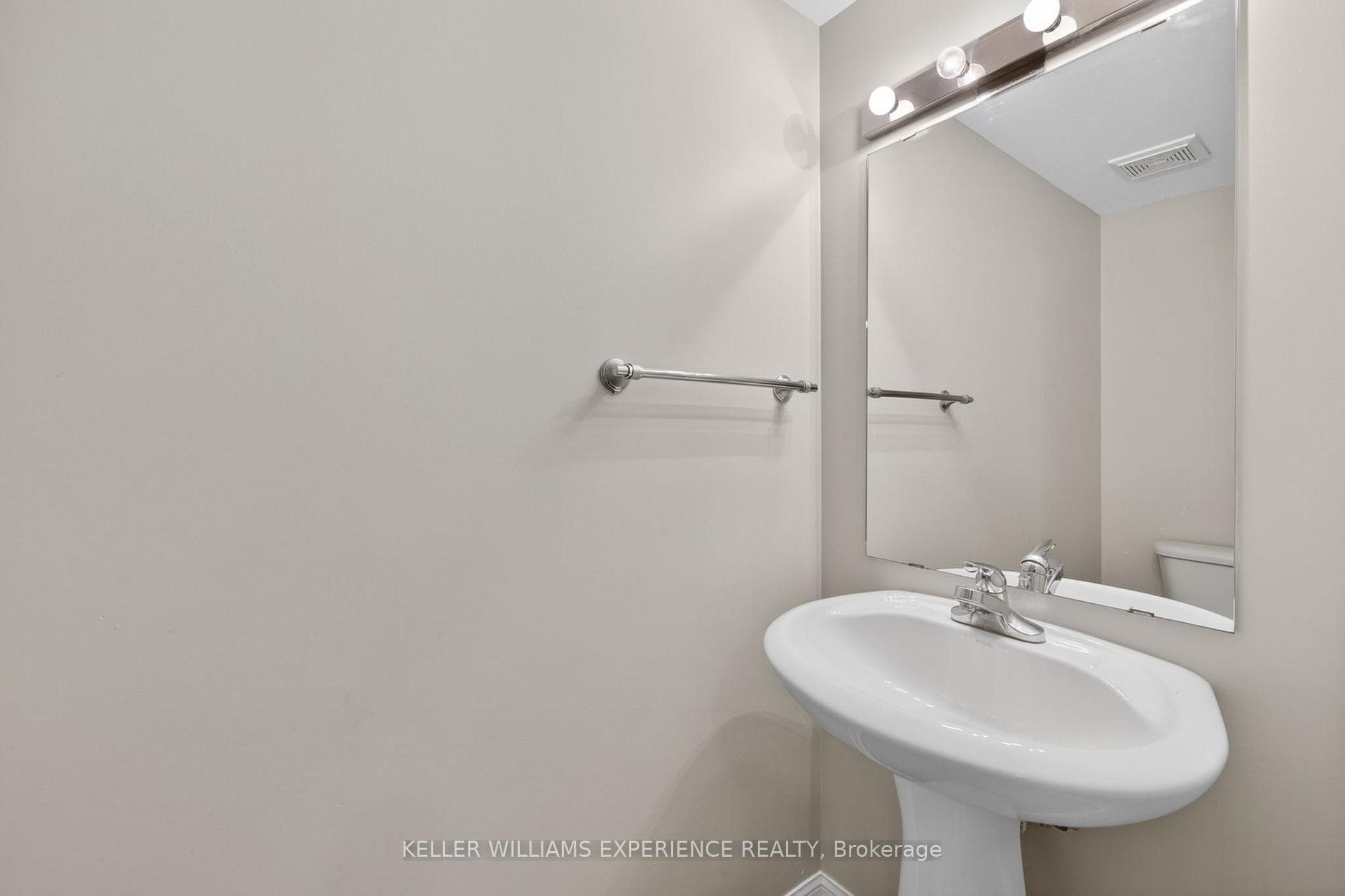 76 Commonwealth Road photo 26