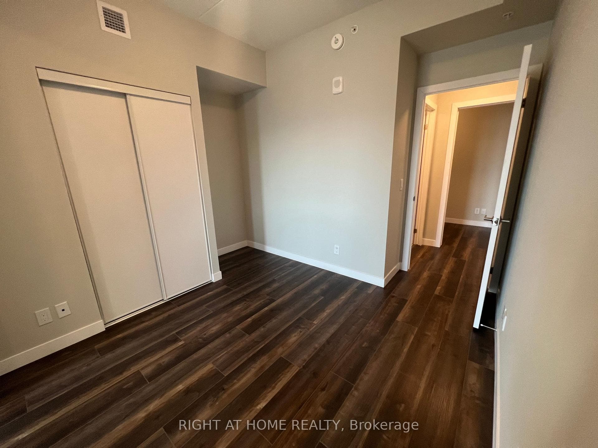 15 Queen Street Unit 1815 photo 8