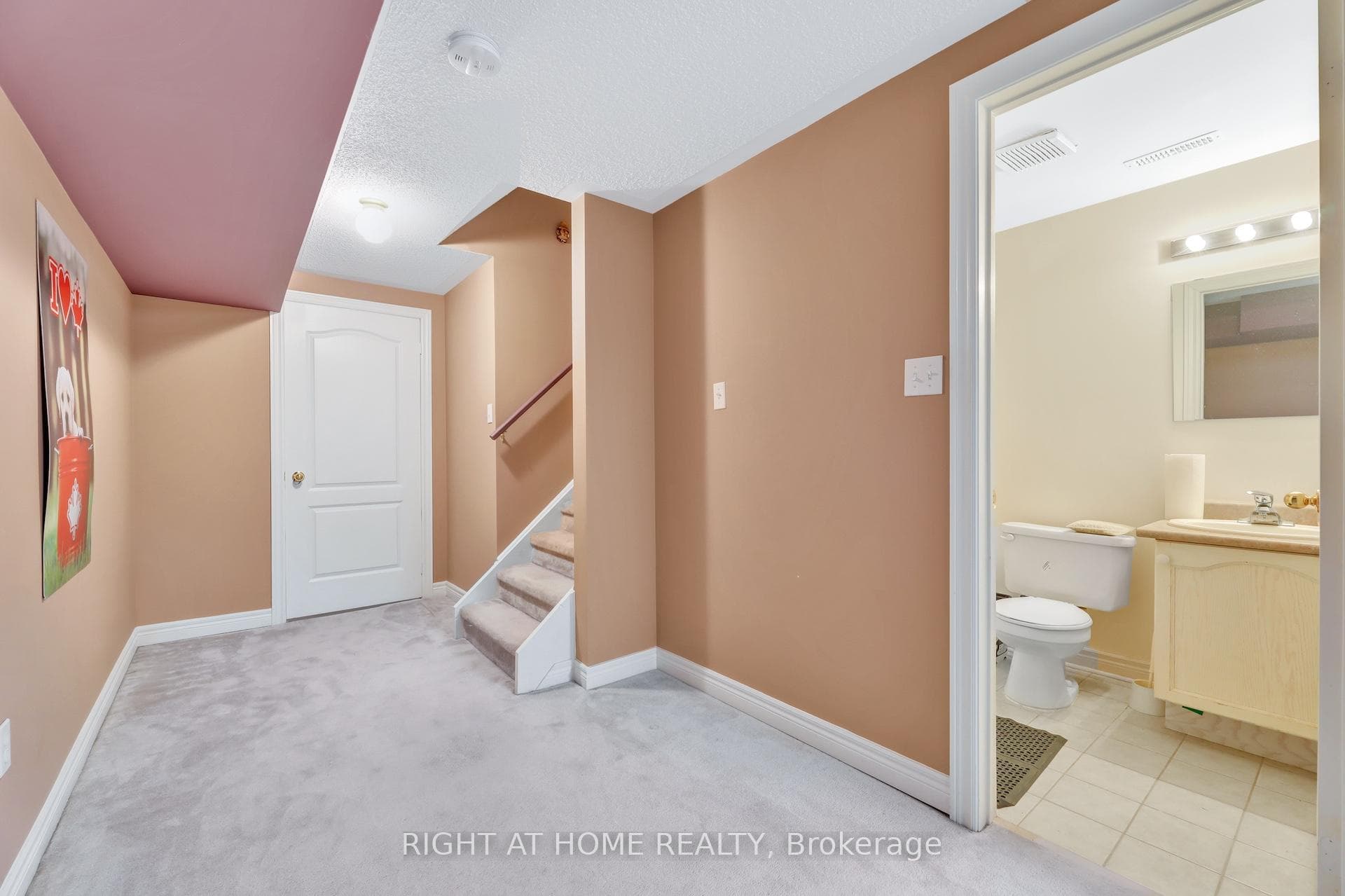 105 Huntingfield Street photo 34