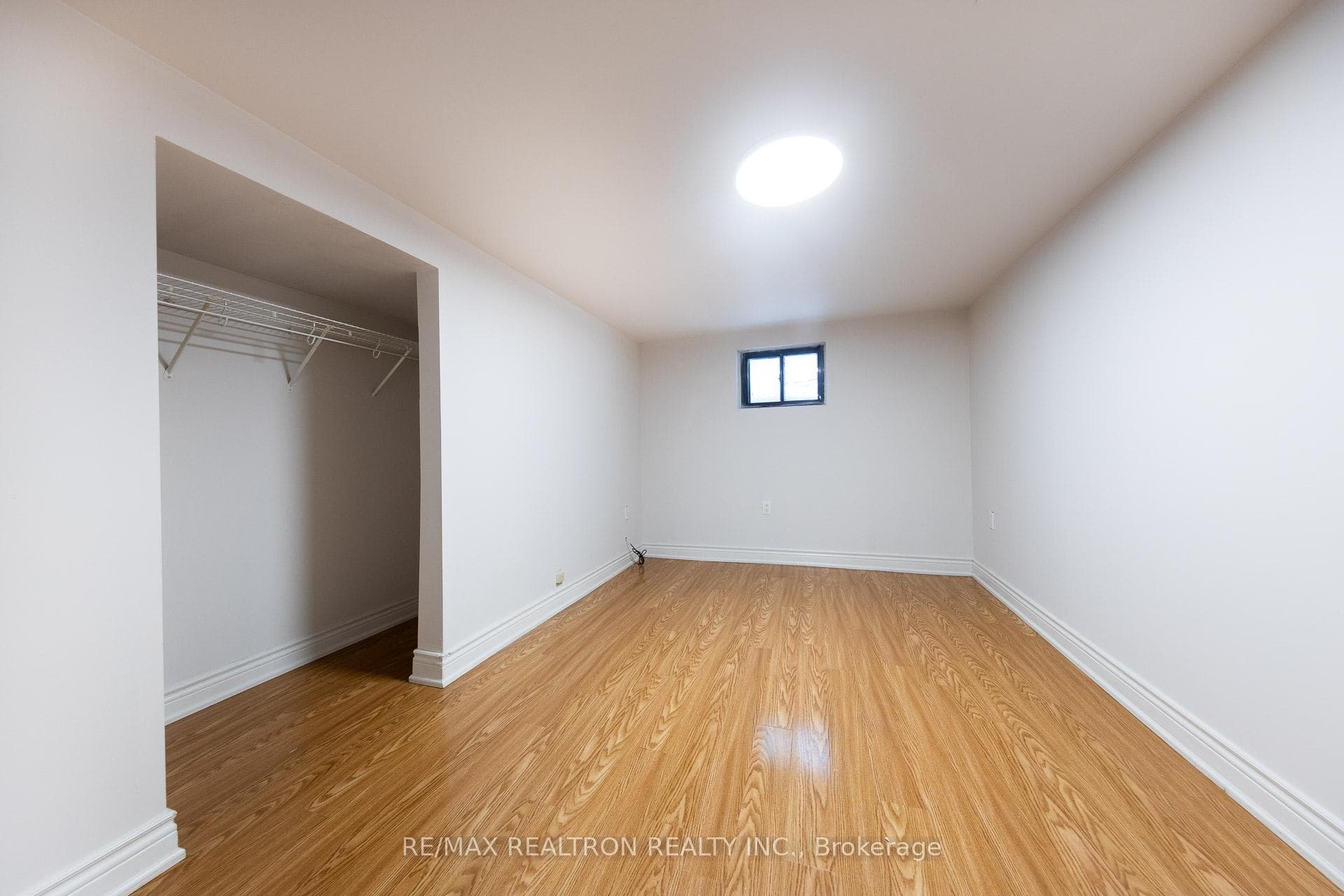 705 Sunnypoint Drive Unit Bsmt photo 18