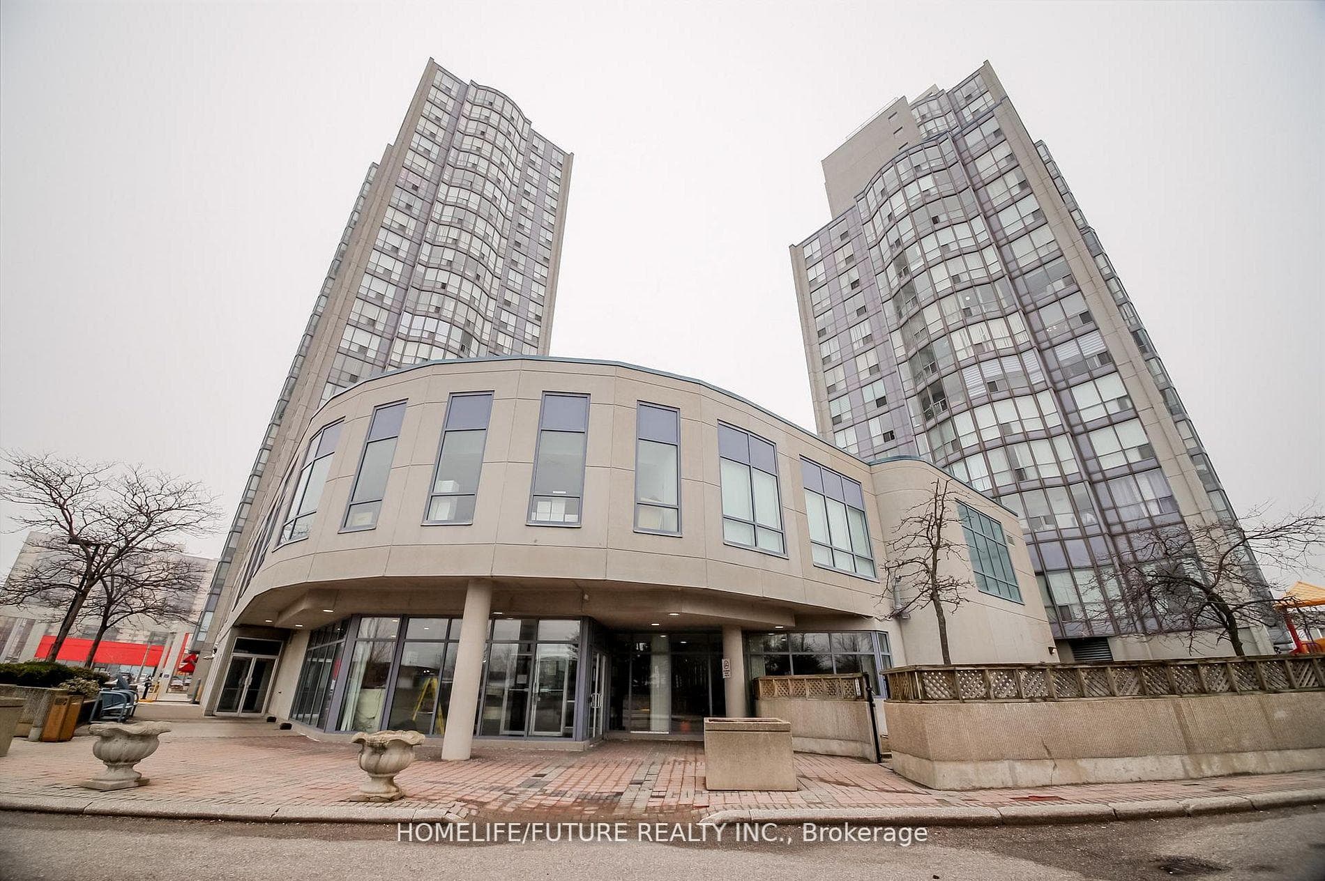 2550 Lawrence Avenue Unit 816 photo 5