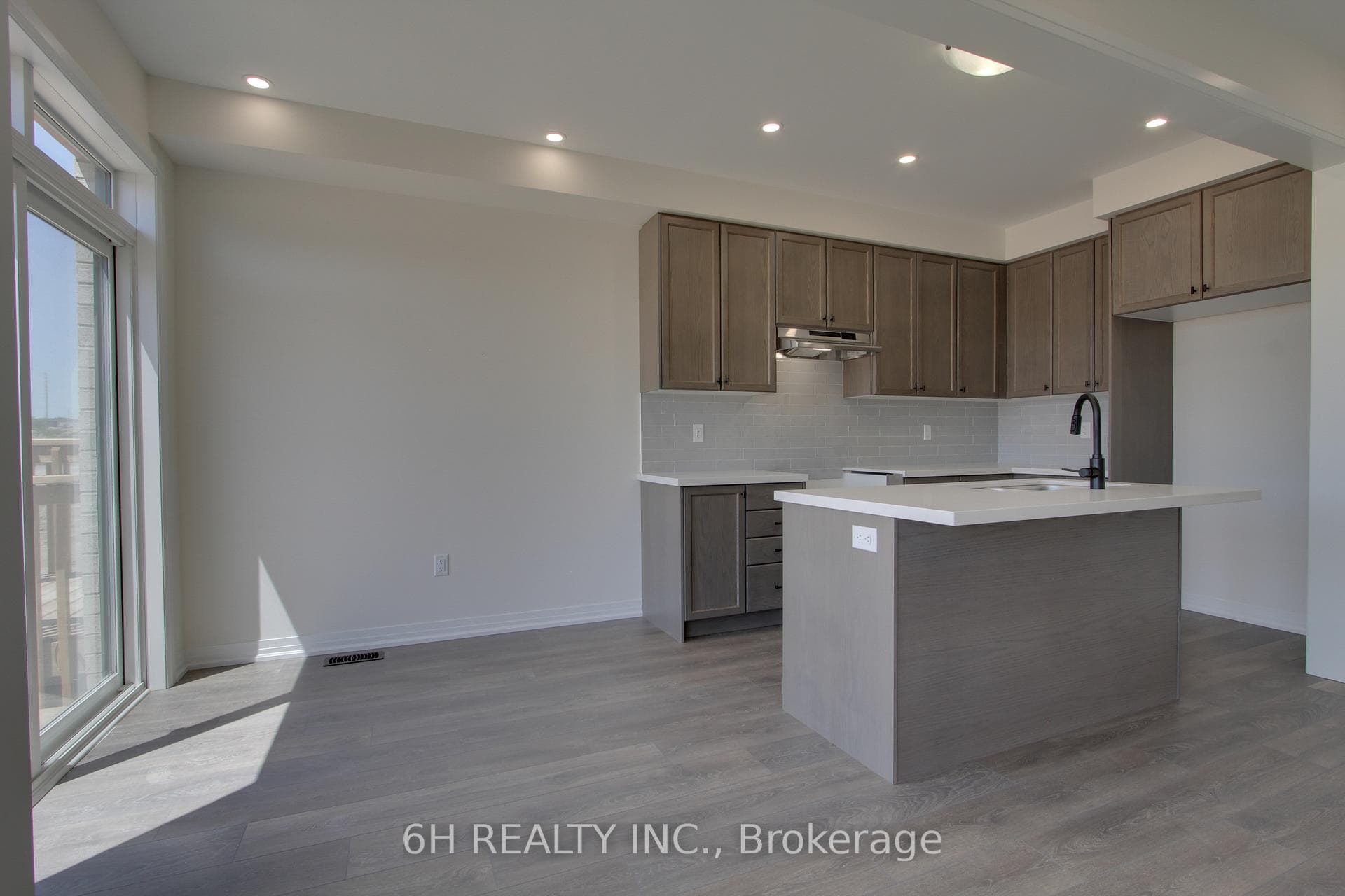 2614 Hibiscus Drive photo 18