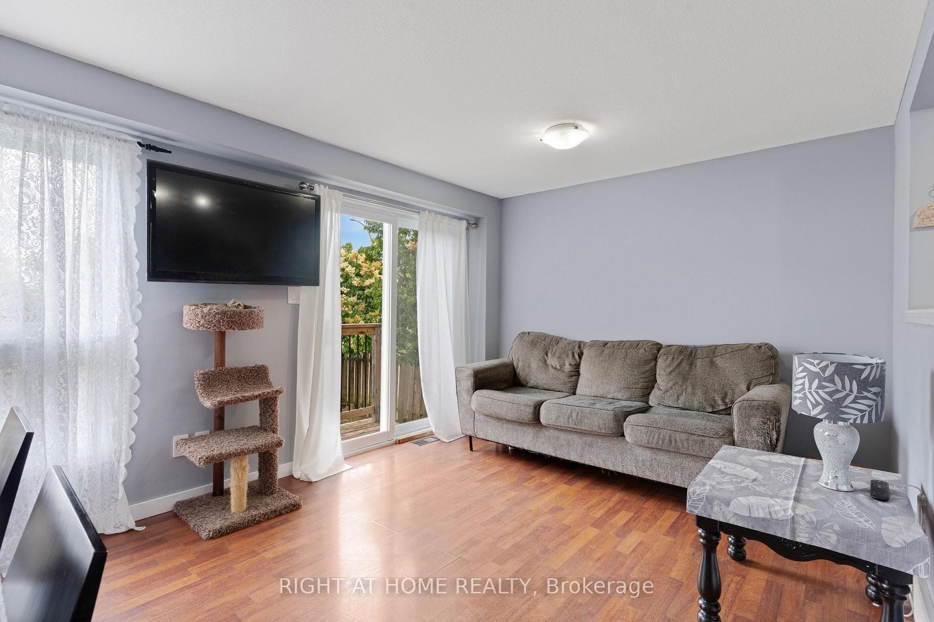 302 Oprington Place photo 18