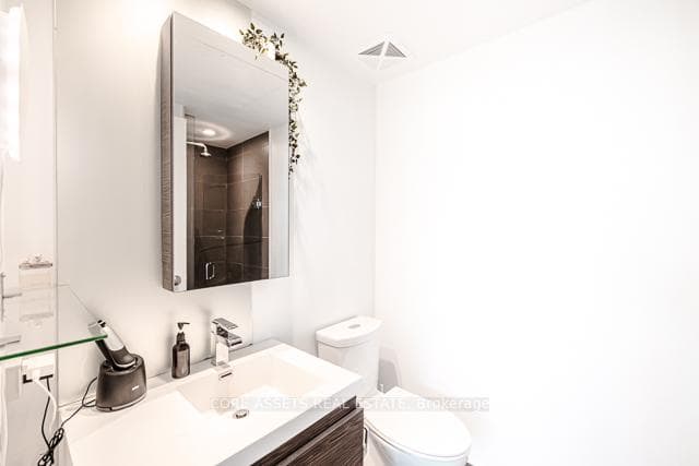 1030 King Street Unit 813 photo 12