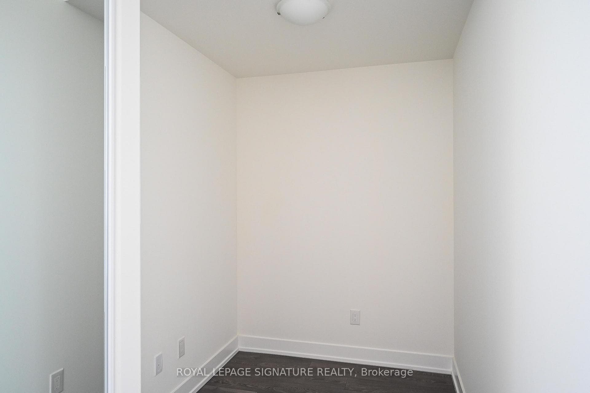 5 Mabelle Avenue Unit 2032 photo 14