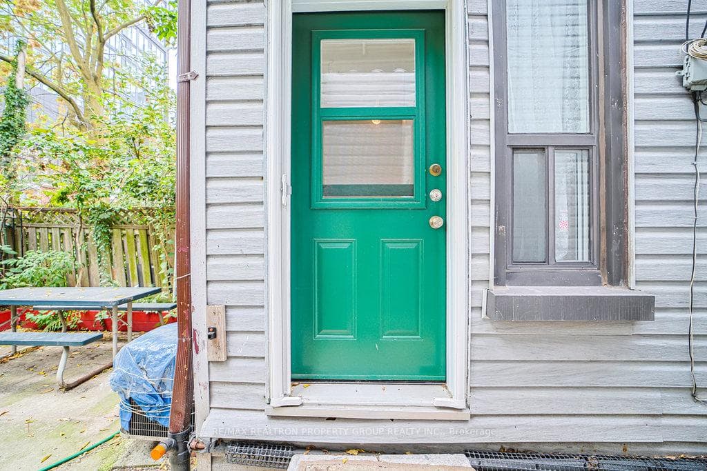 Separate Entrance in Rear