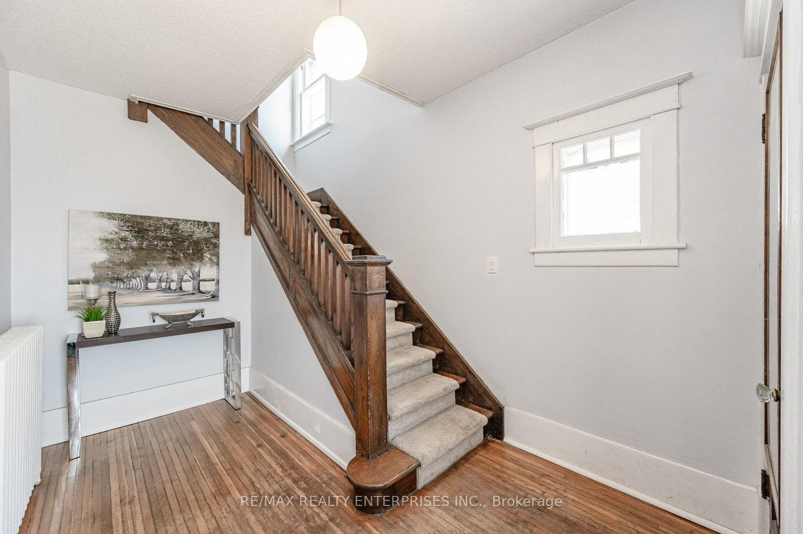293 Dundas Street Unit 2 photo 5