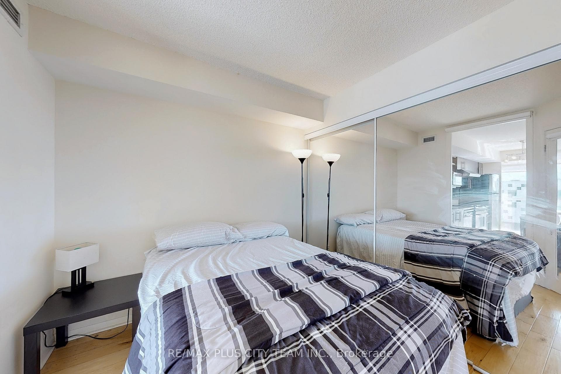 96 St Patrick Street Unit 1412 photo 9