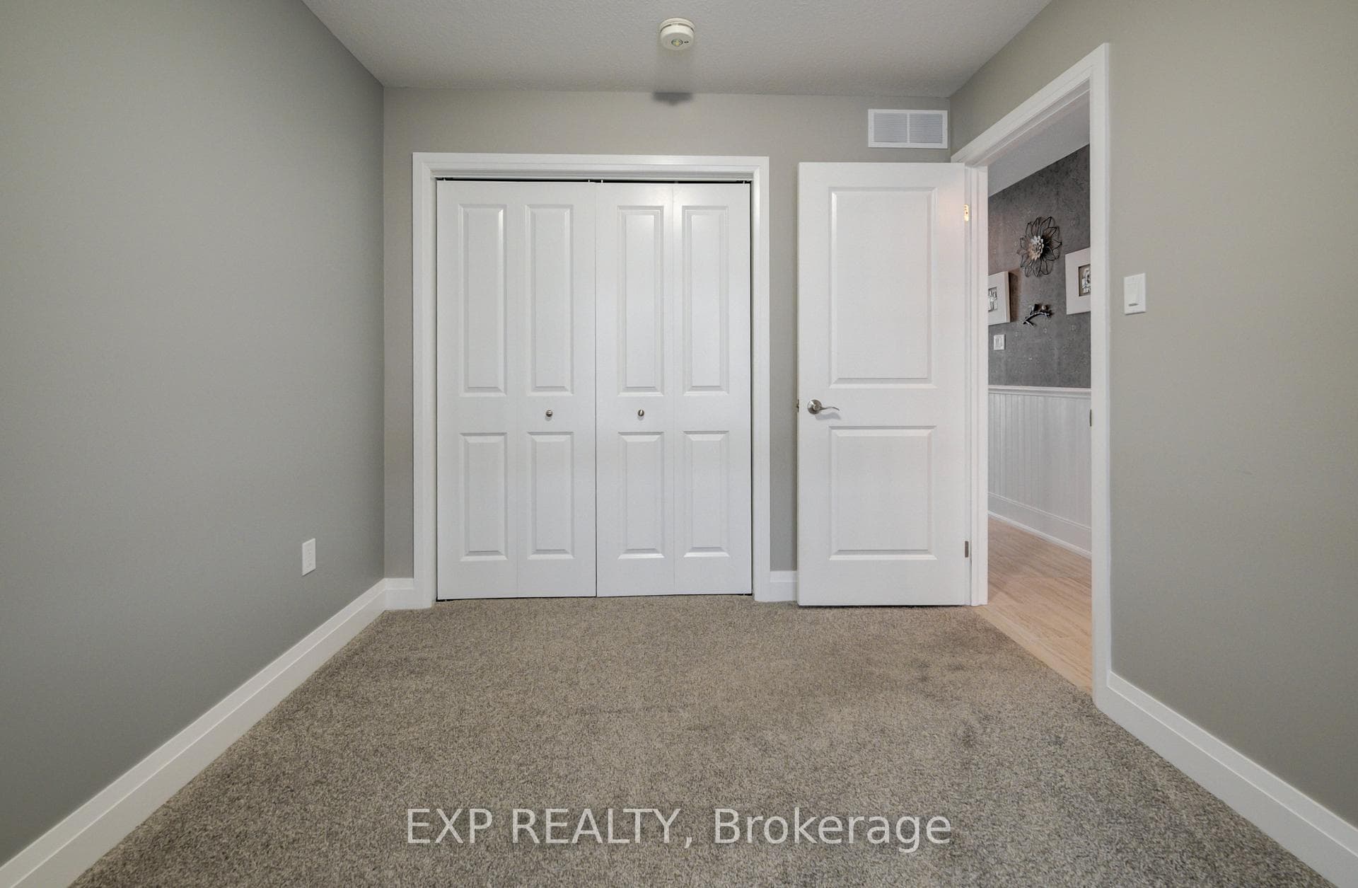 130 Bridge Crescent photo 20