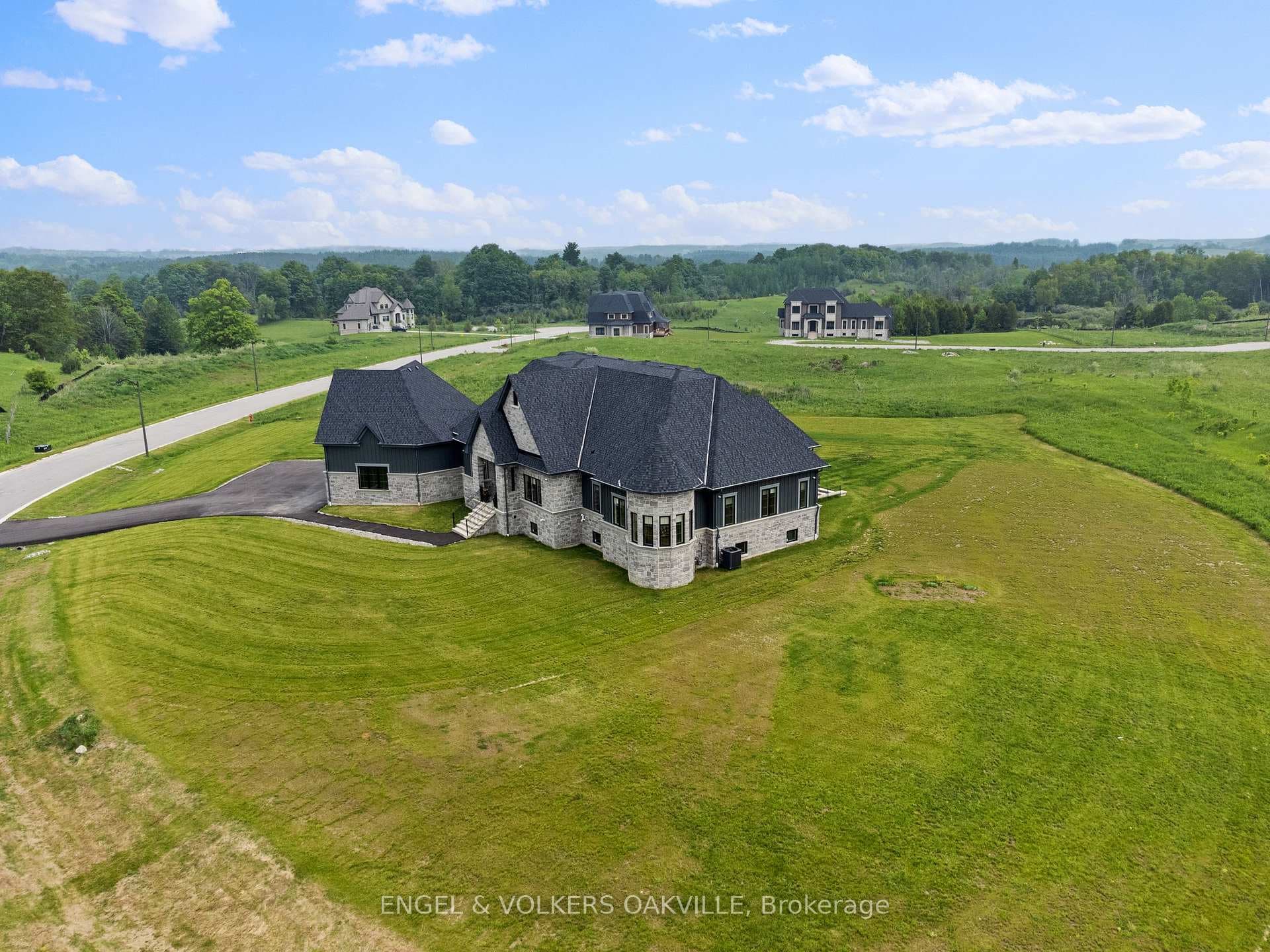 91 Logan Road photo 47
