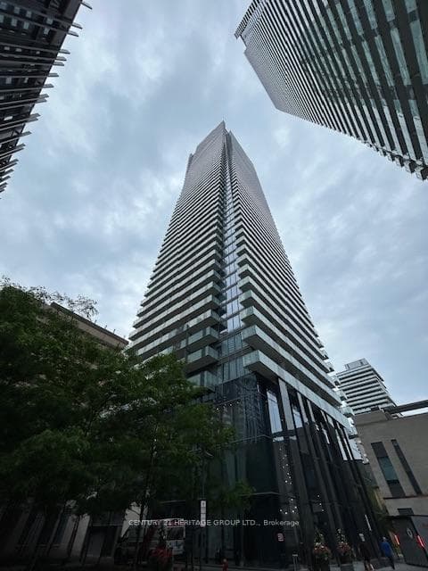 1080 Bay Street Unit 2810 photo 1