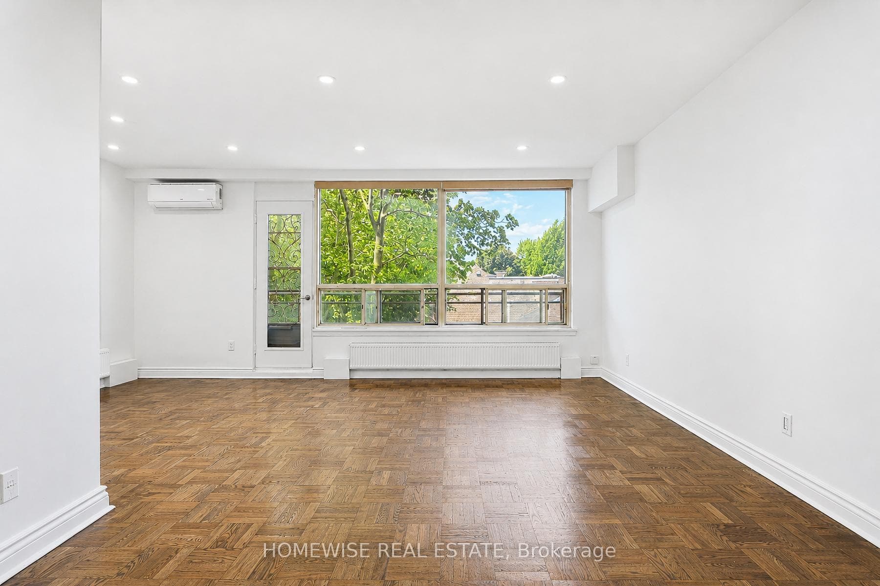 2500 Bathurst Street Unit 401 photo 3