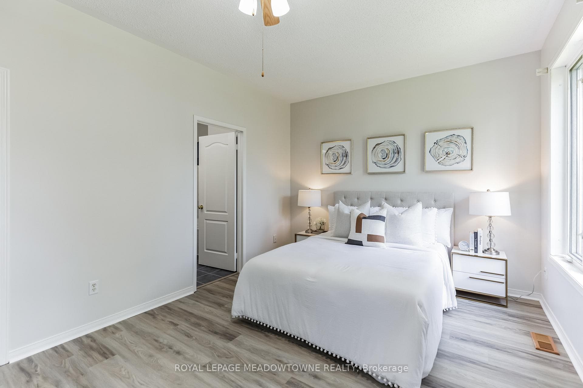 643 Faywood Crescent photo 23