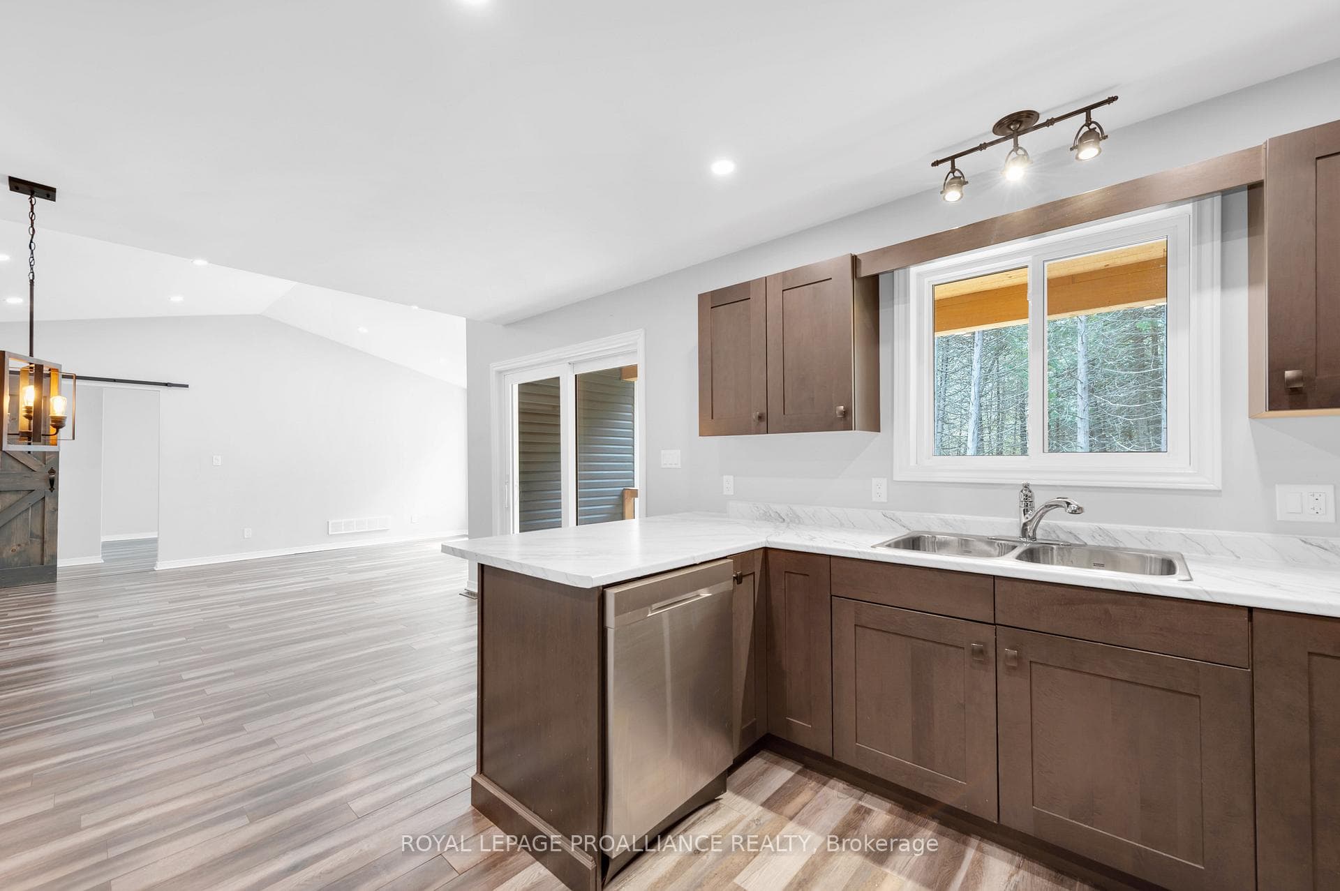 810 Vanderwater Road photo 20