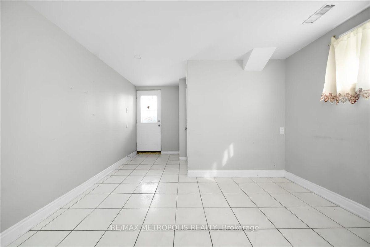 39 Jellicoe Crescent photo 34