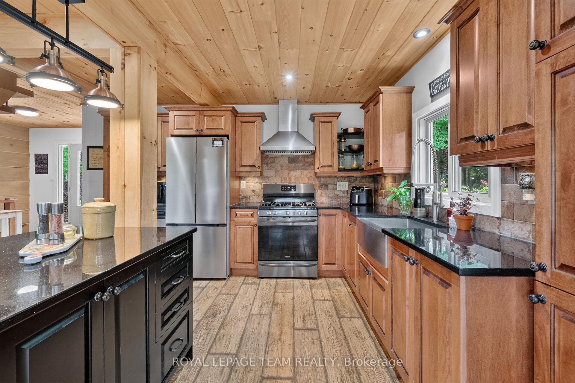 102 A Mcvicar Lane photo 7