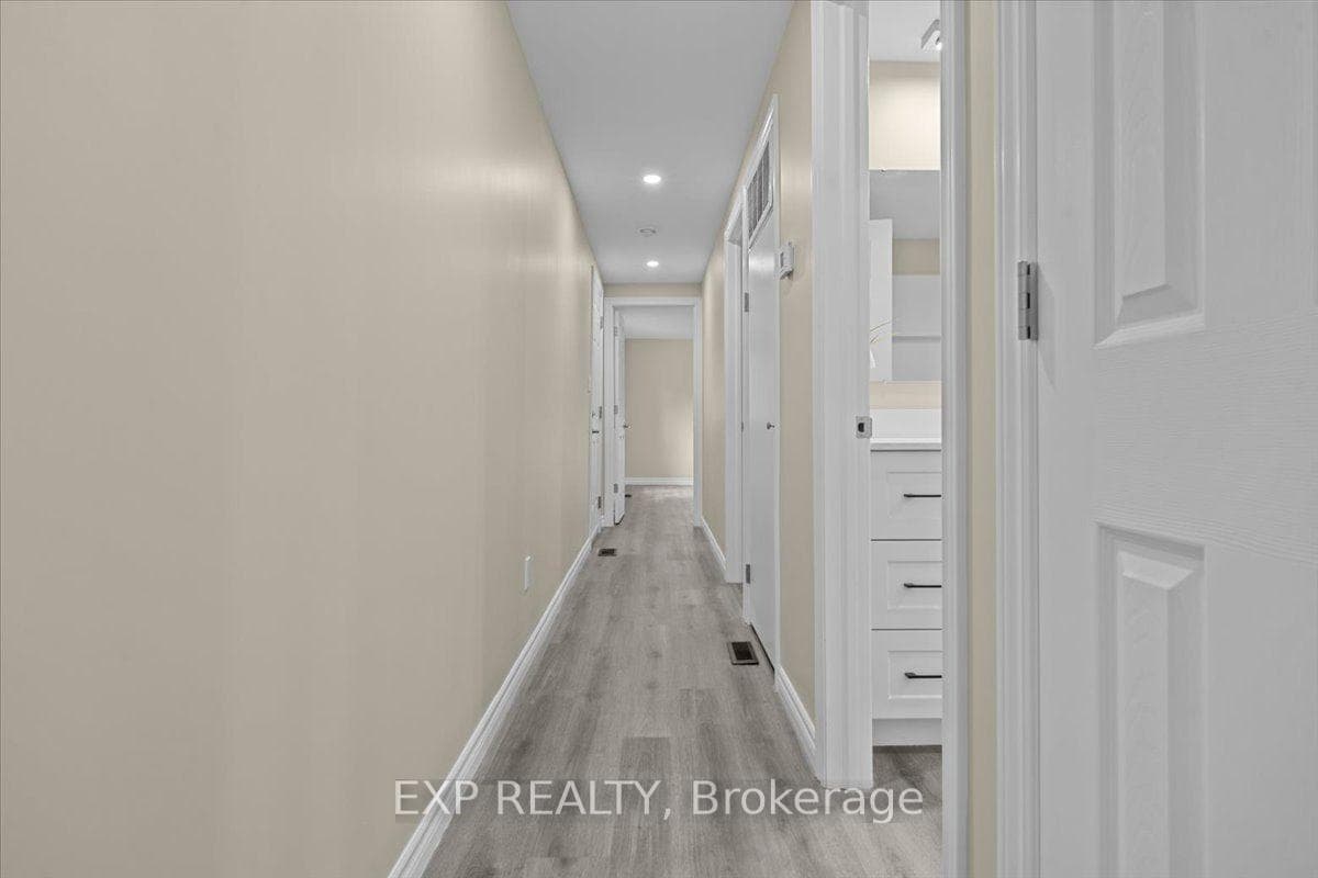 1045 Vista Barrett Private photo 16