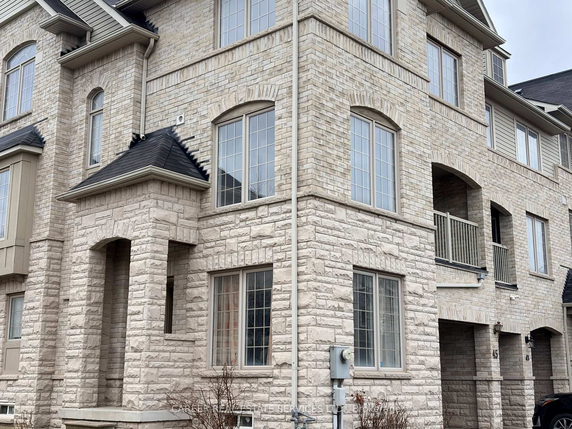 45 Blunden Road photo 1