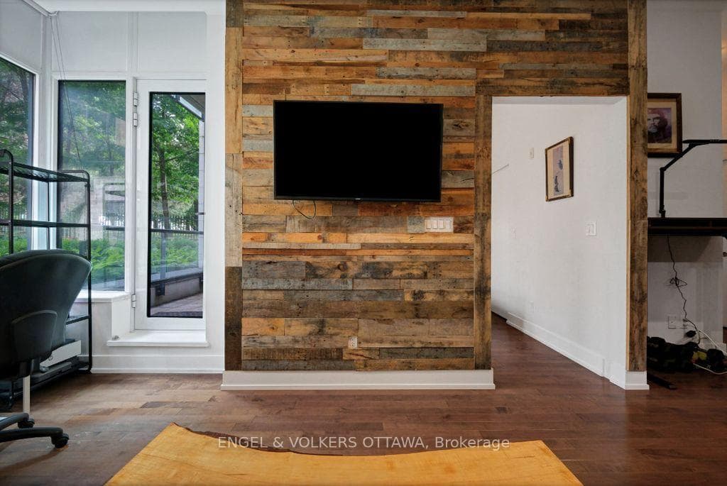360 Patricia Avenue Unit 106 photo 8
