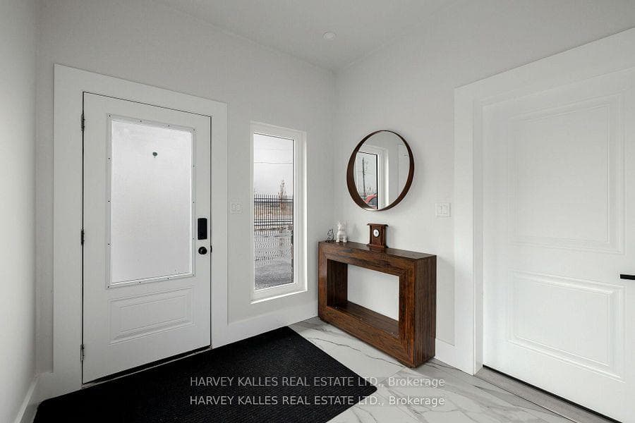 3184 Lakeshore Road photo 6