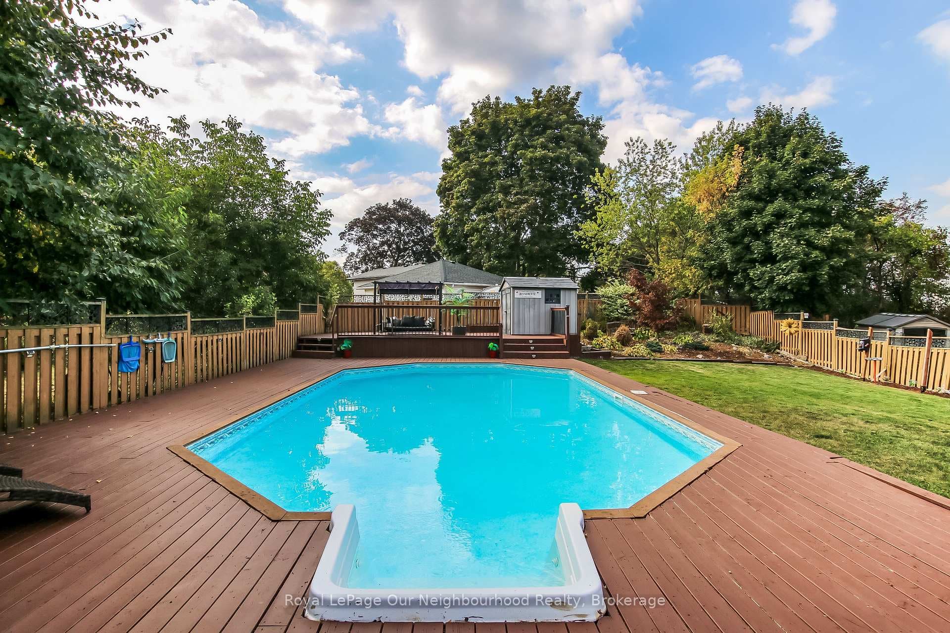 100 Keats Drive photo 44