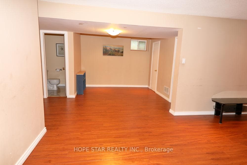39 Unicorn Avenue photo 24