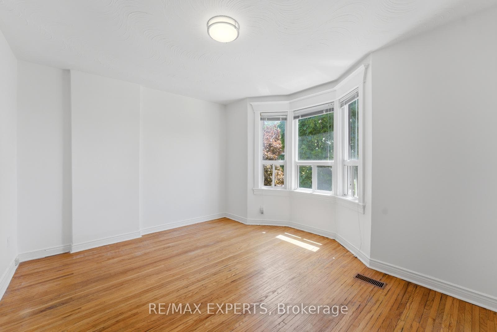 148 Ascot Avenue photo 18