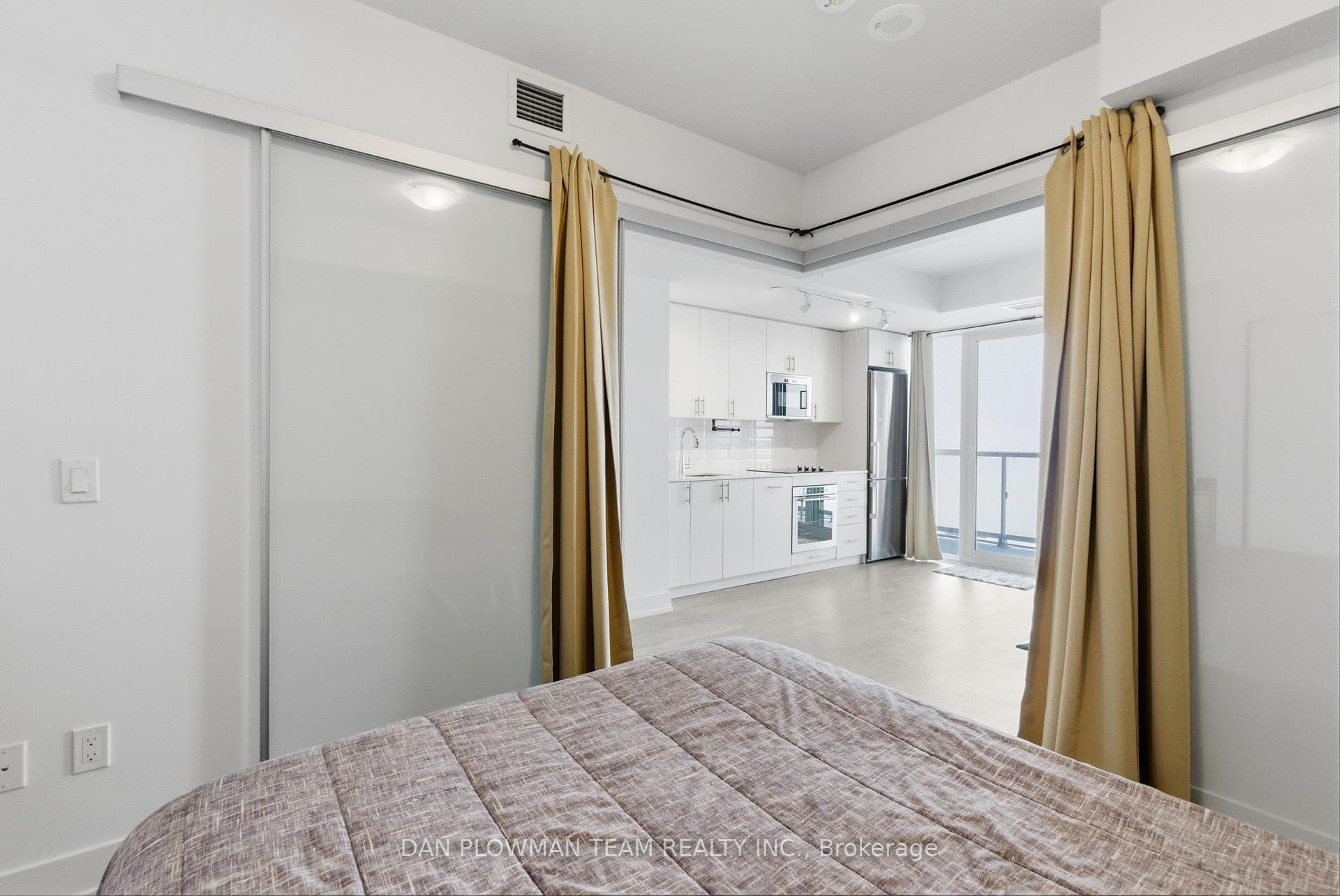 2550 Simcoe Street Unit 1121 photo 15