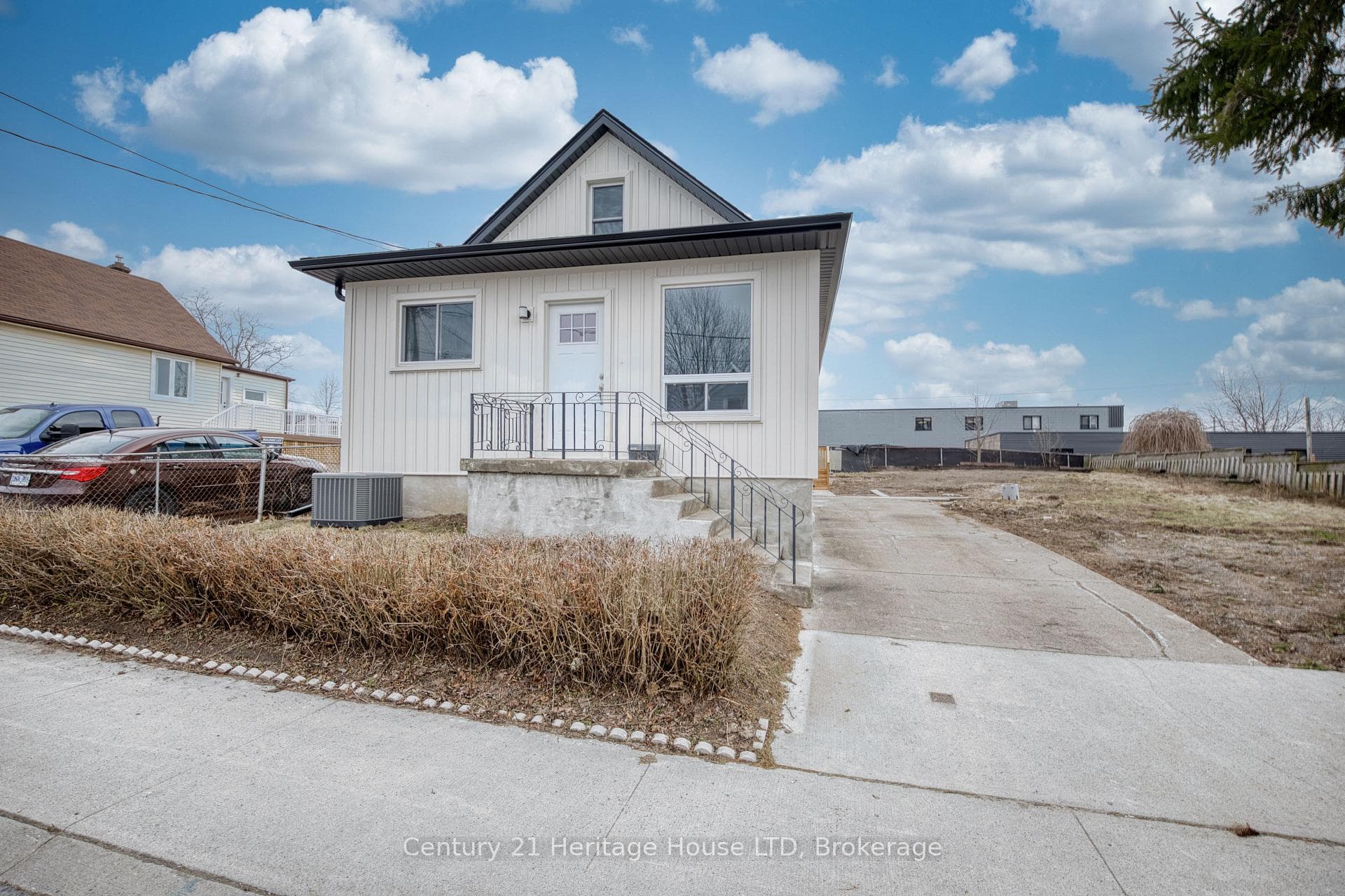64 Patricia Street photo 1