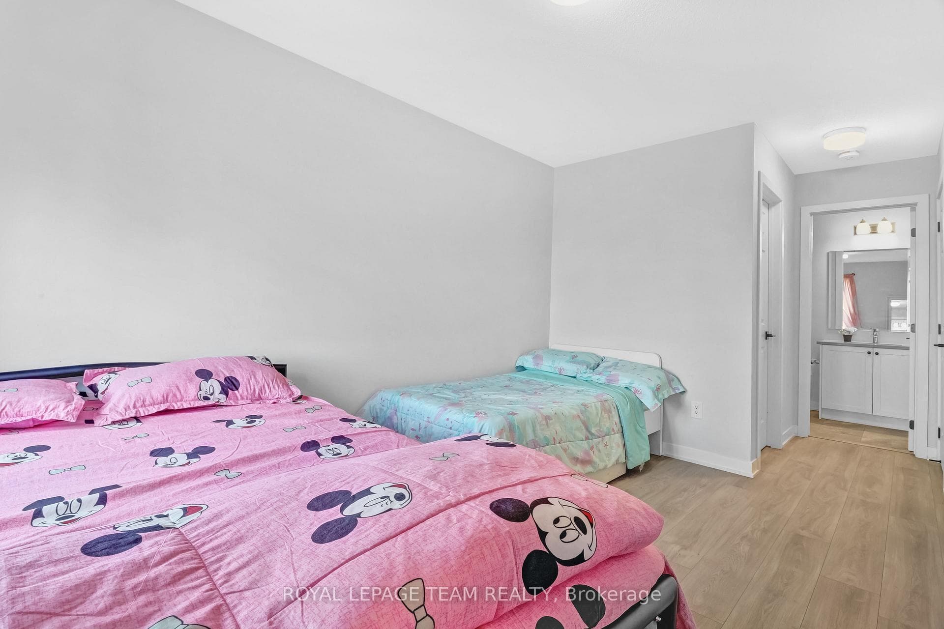 620 Parnian Private photo 19