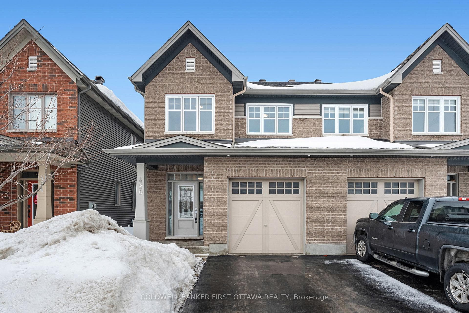426 WARMSTONE Drive photo 2