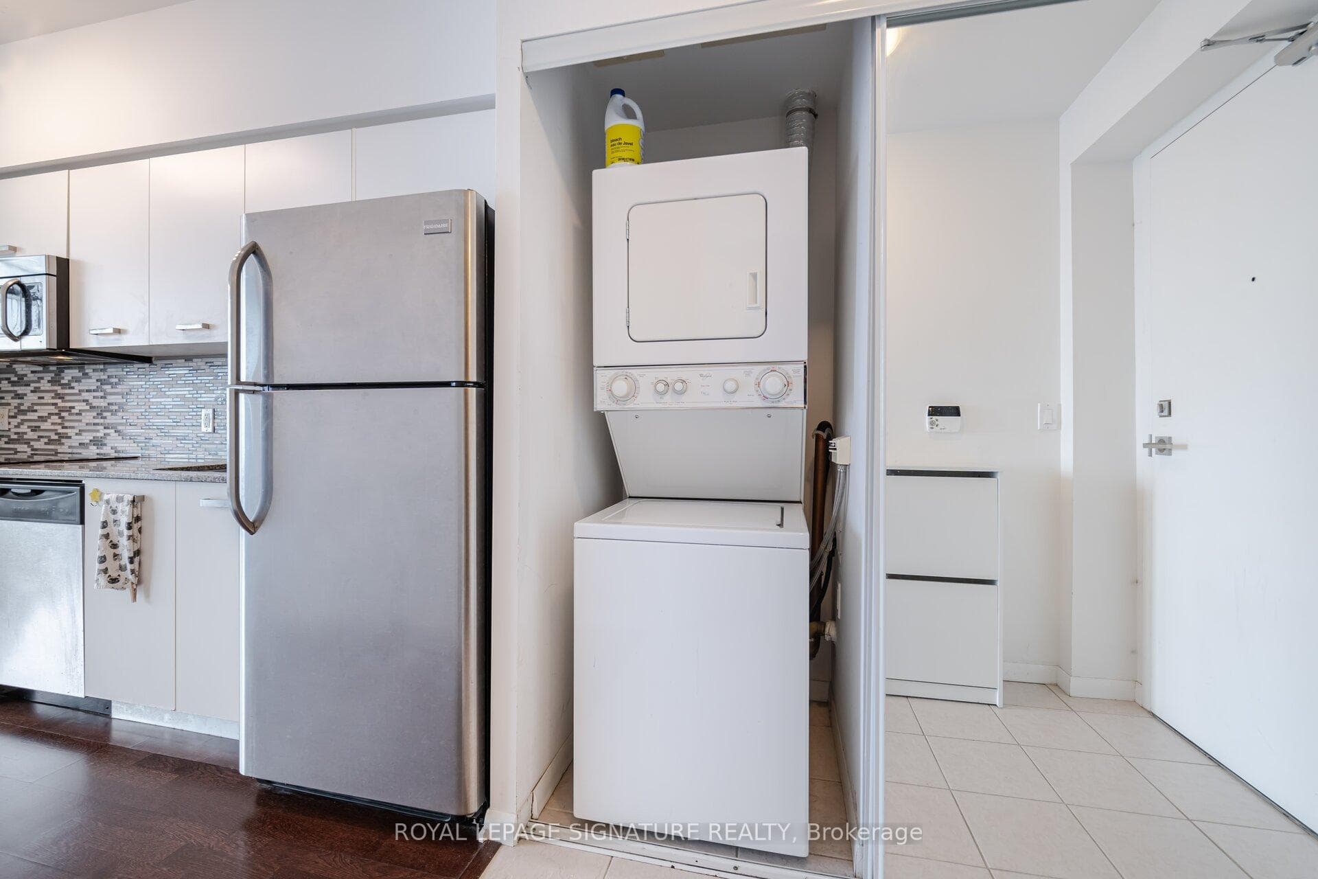 832 Bay Street Unit 3307 photo 23