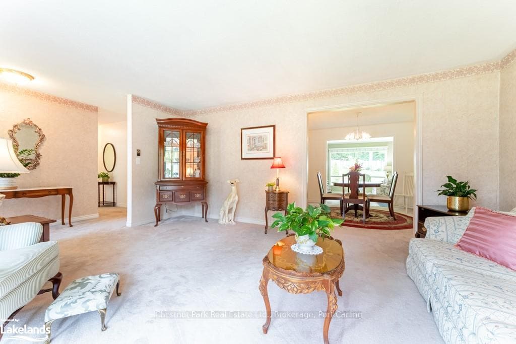 15 WILSHIER Boulevard photo 7