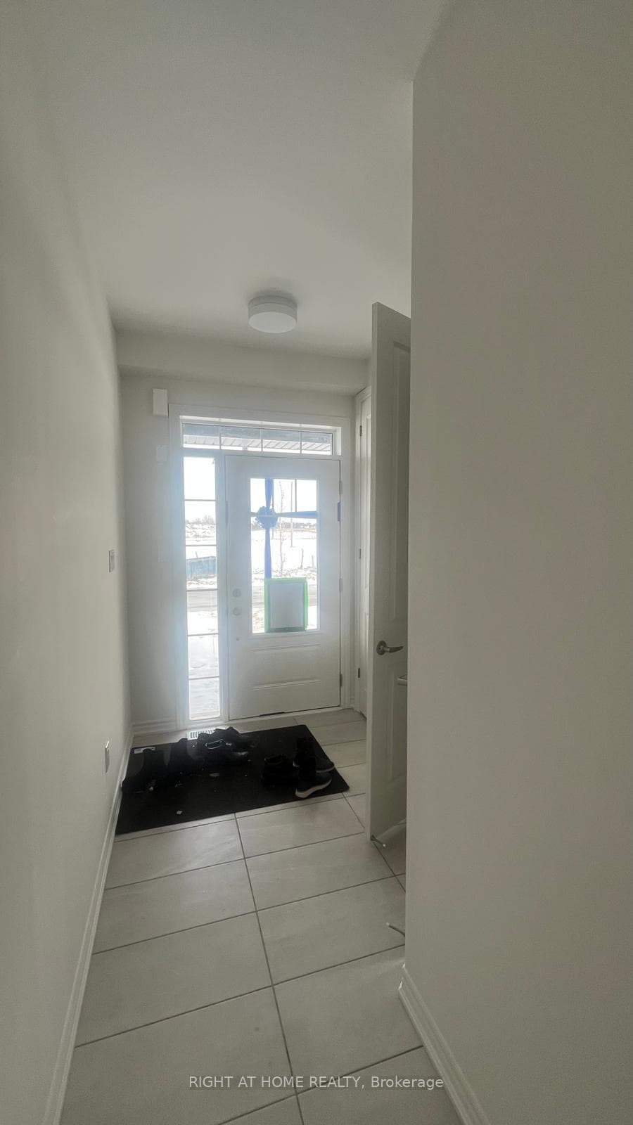 68 Sanderson Drive photo 2