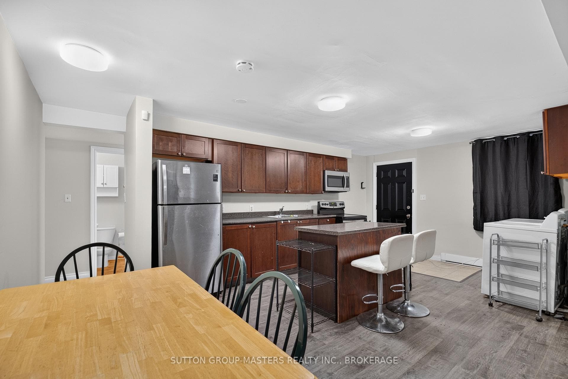 380 Barrie Street photo 7