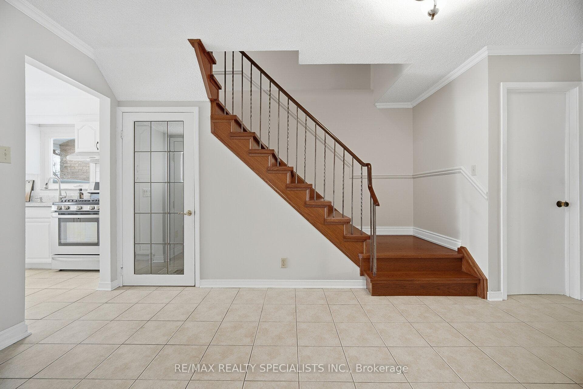 67 Gray Crescent photo 13