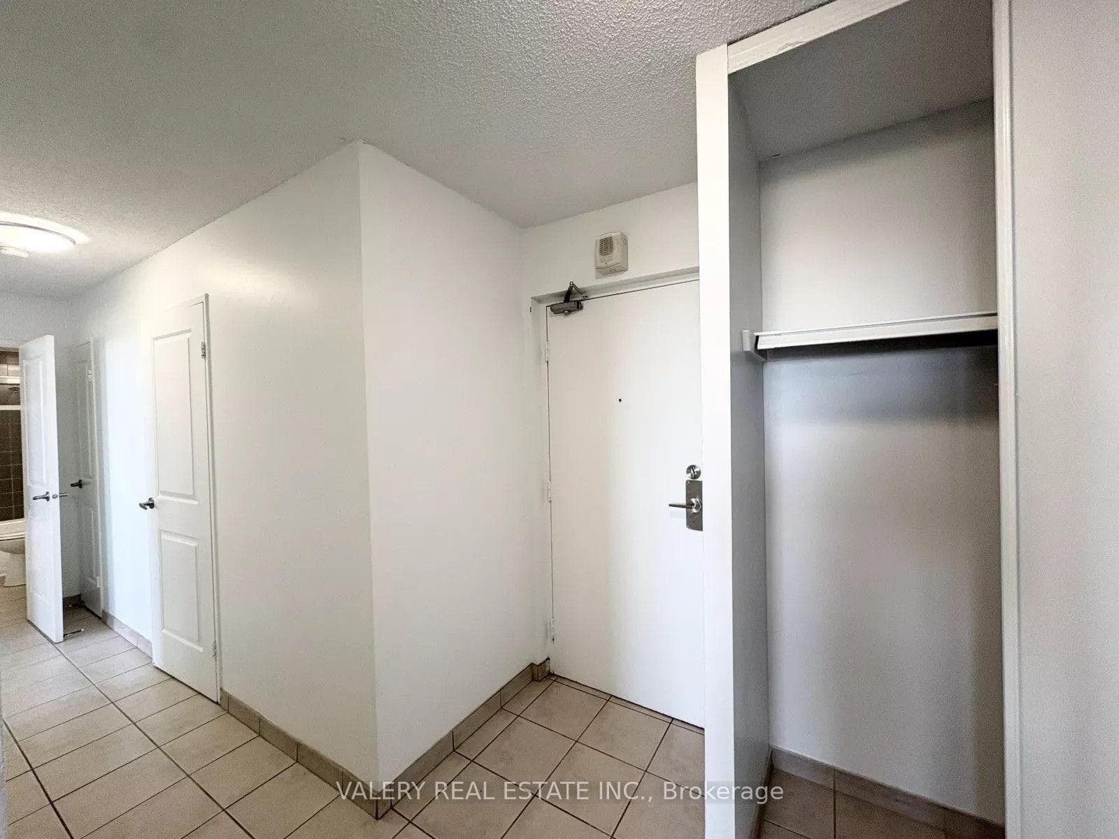 294 Chandler Drive Unit 1503 photo 8