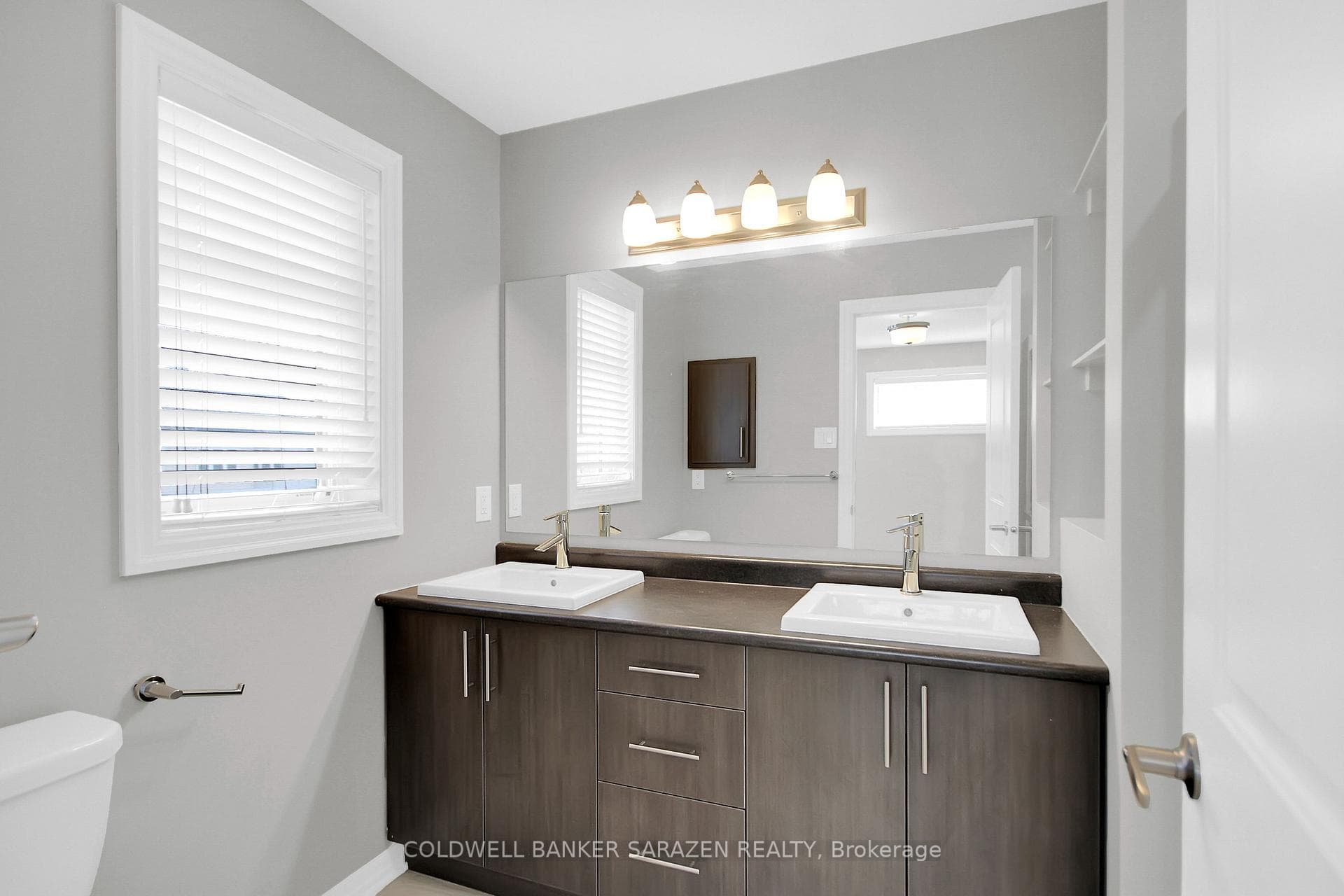 526 Rioja Street photo 27